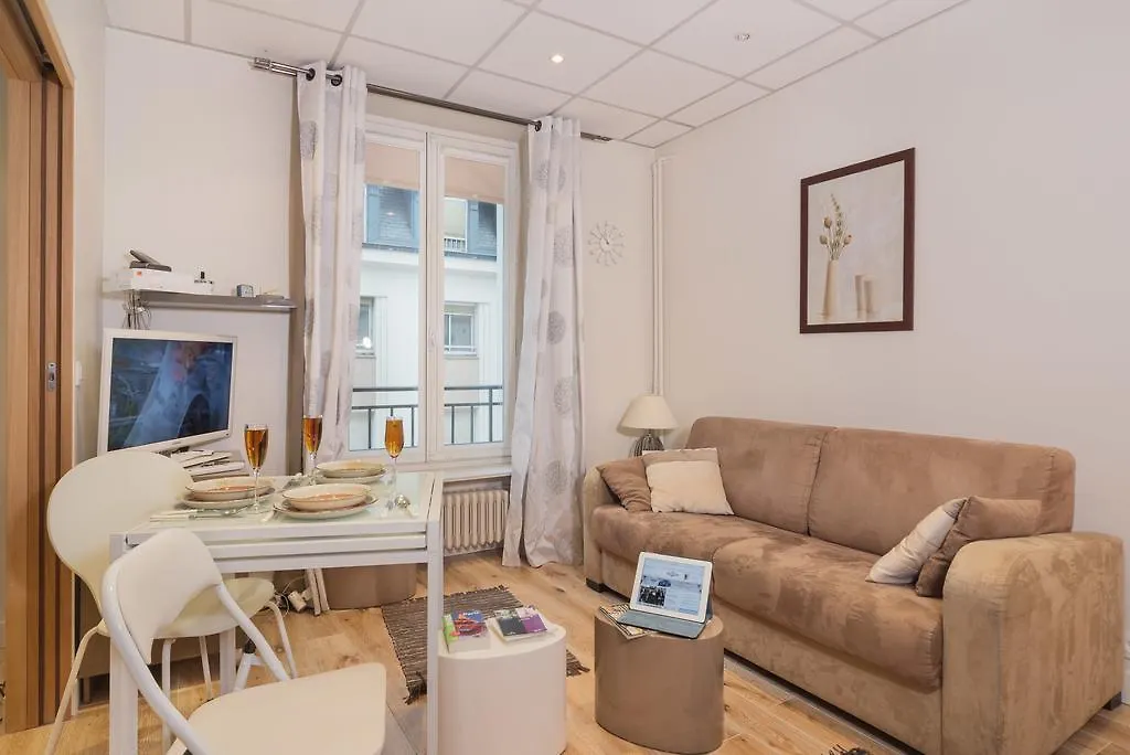 Apartment Centre Vendome 1